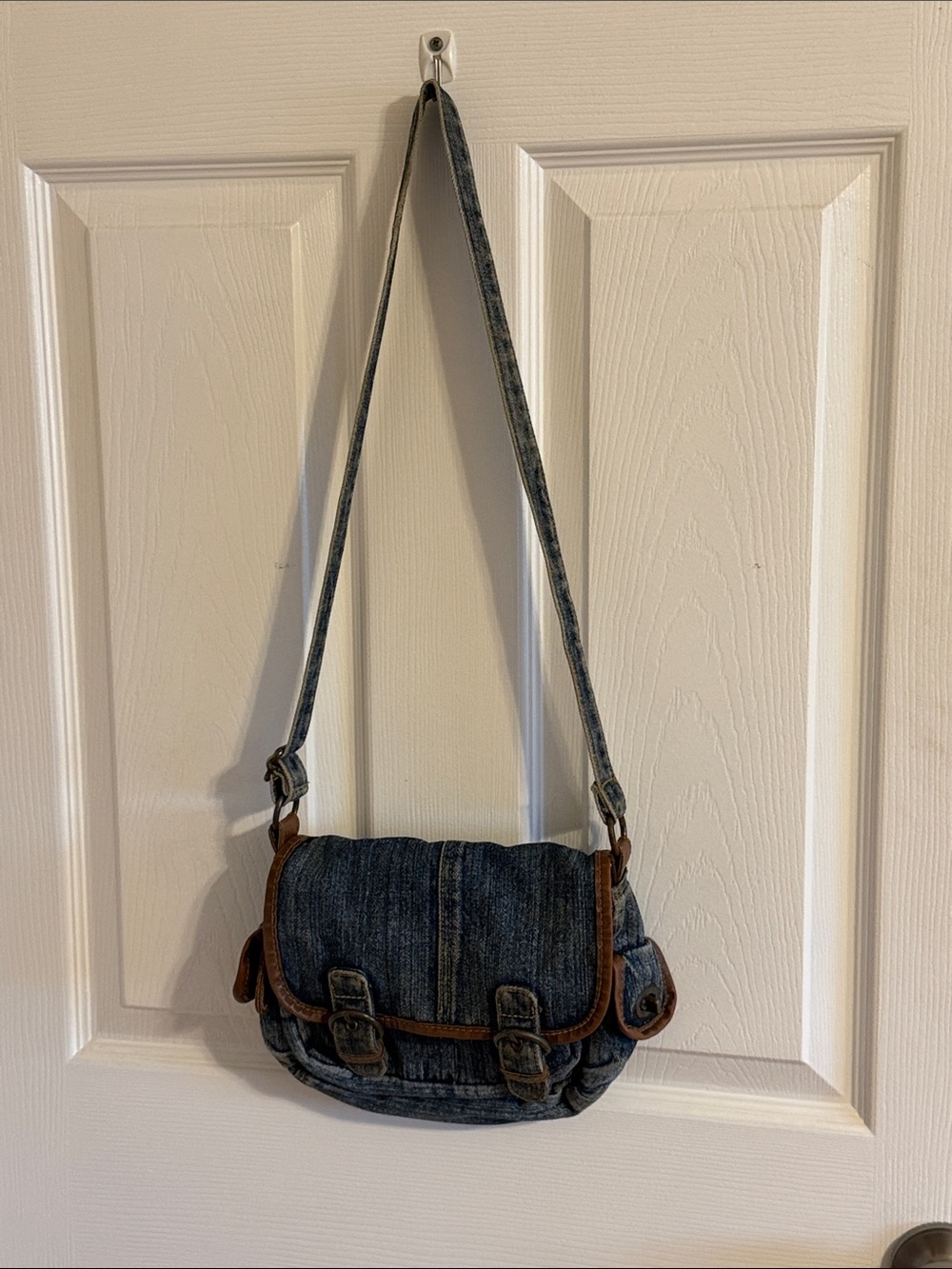 EUC~Vintage Denim Crossbody Shoulder Bag W/Brown Trim/Adjustable Shoulder Strap